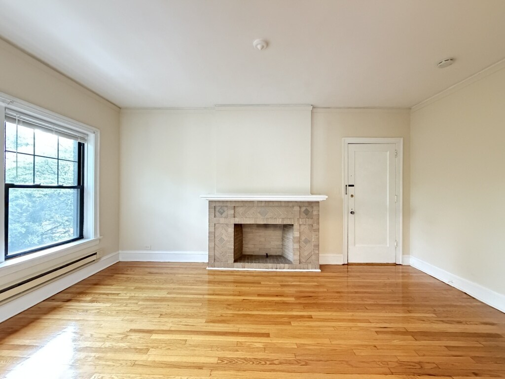 Building Photo - 805 Dempster St