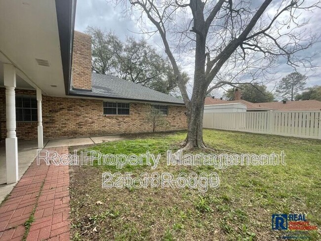 Building Photo - 5536 Parkforest Dr