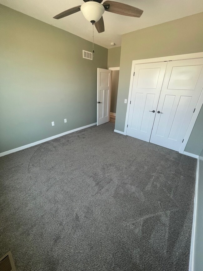 Building Photo - 1010 Deer Run