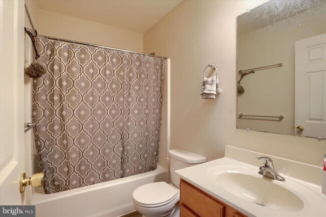 Building Photo - 158 McIntosh Ln