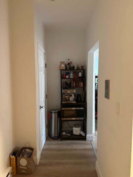 Building Photo - 111 Norway St