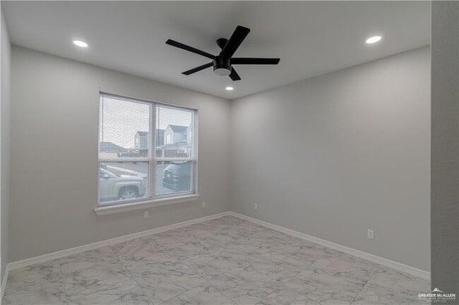 Building Photo - 5510 N Crown Point