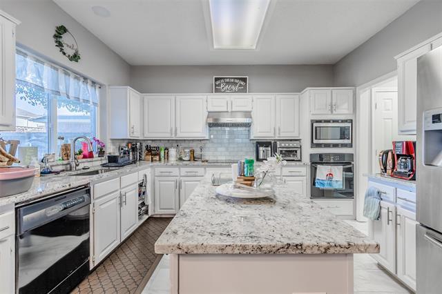 Building Photo - 4210 Oak Mt Dr