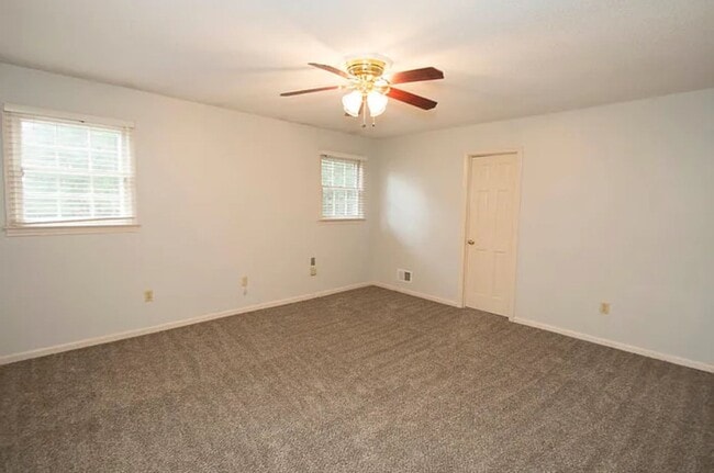 Building Photo - Irmo