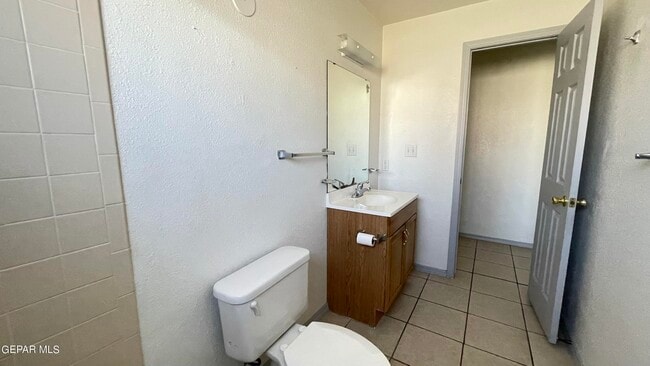 Building Photo - 2717 Idalia Ave