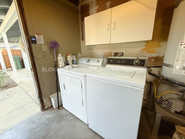 Building Photo - AVAILABLE NOW- Spacious 4-Bed, 3-Bath Gem in San Luis Obispo