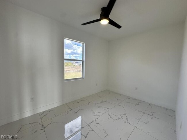 Building Photo - 325 Paulcrest Ave