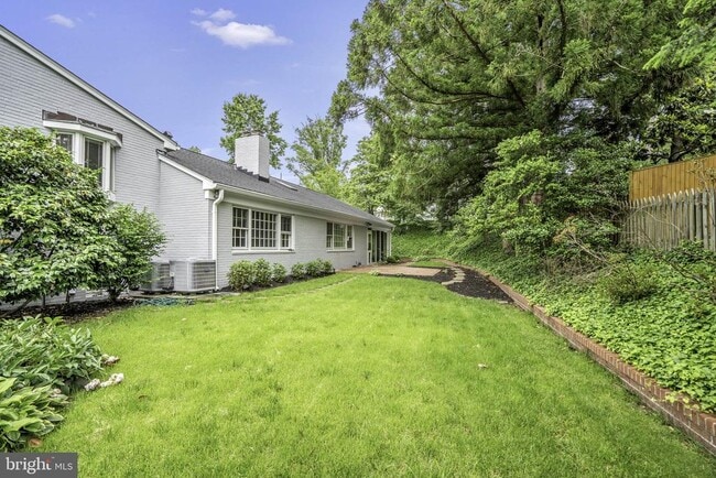 Building Photo - 7203 Marine Dr