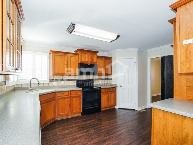 Building Photo - 204 Jessie Ln