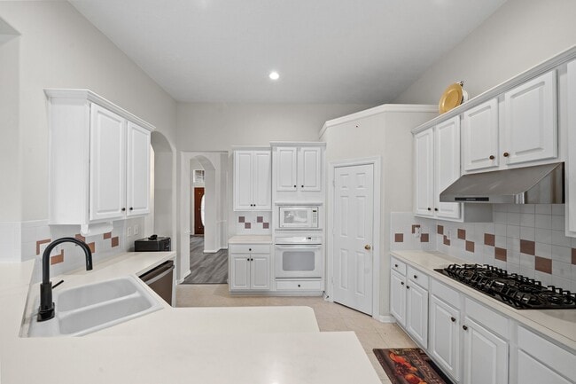 Building Photo - 23818 Indian Hills Way