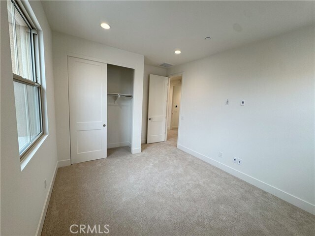 Building Photo - 173 Somera