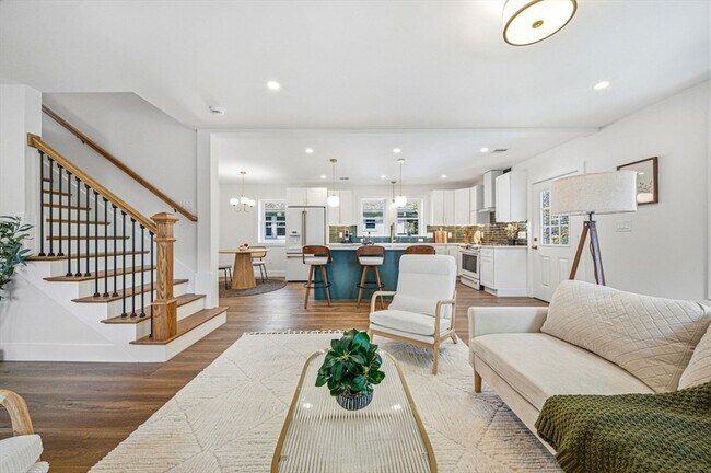Building Photo - 54 Rangeley Rd