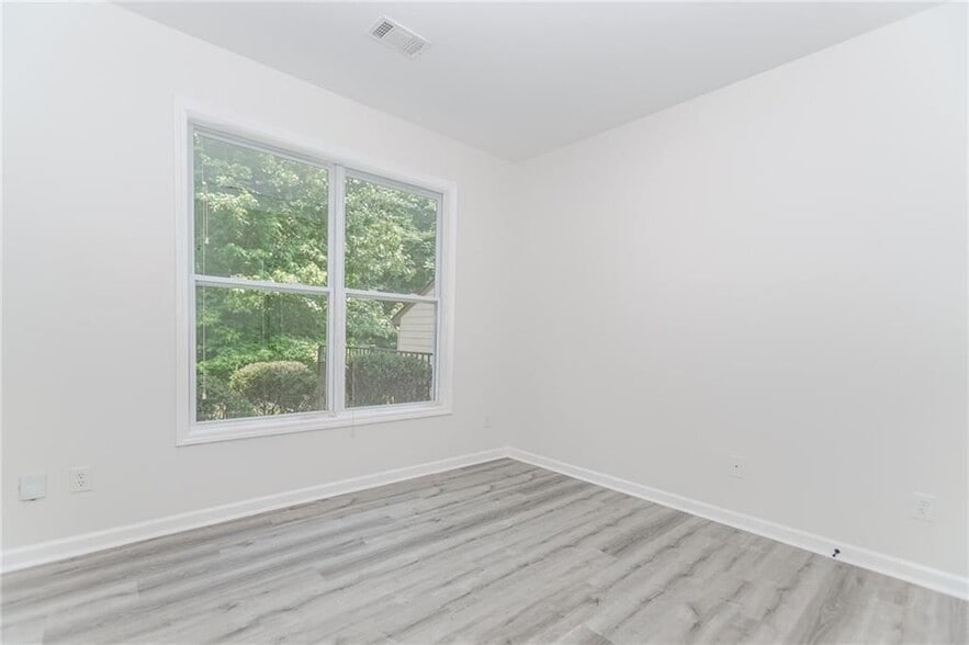 Building Photo - 2023 Jameson Cir NE