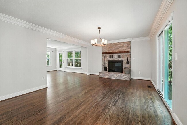 Building Photo - 11109 Ravine Dr
