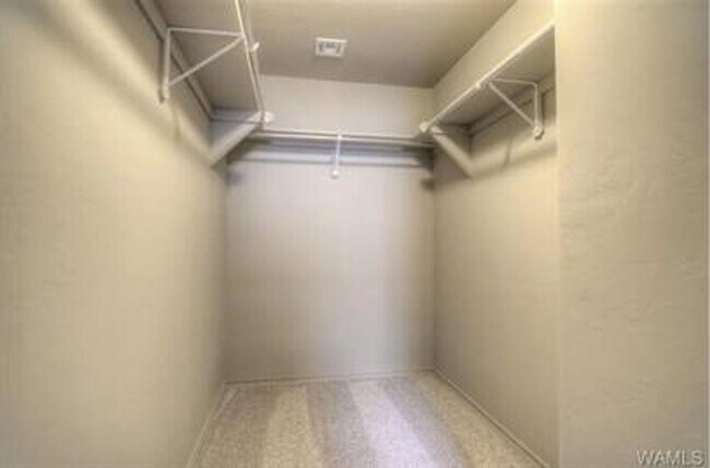 Building Photo - Stylish 4BR/2BA Home with Garage & Privacy Fence