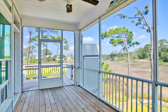 Building Photo - 16262 Tarpon Dr