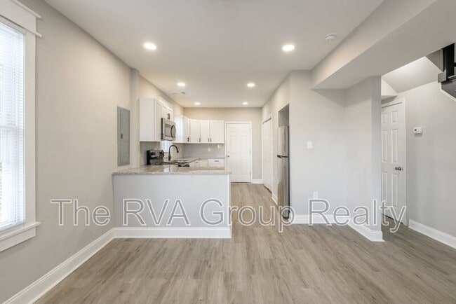 Building Photo - 1808 Mansion Ave