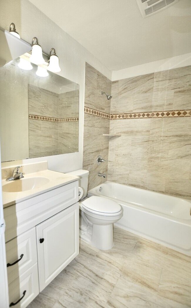 Building Photo - FOR LEASE! Newly Remodeled 2 BR - 1 BA - 1...
