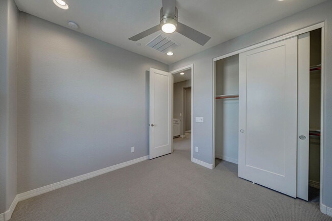 Building Photo - 7439 E Conquistadores Dr