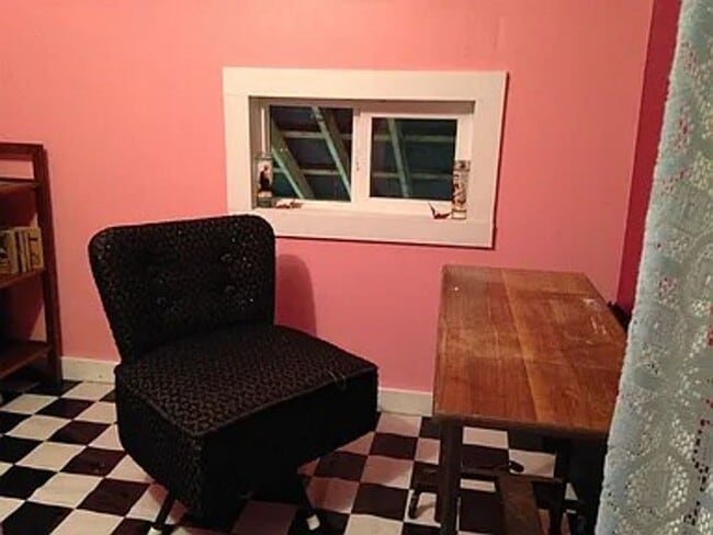 Building Photo - Cozy 3-Bedroom Home with Private Yard in Livingston Manor for November 1st!