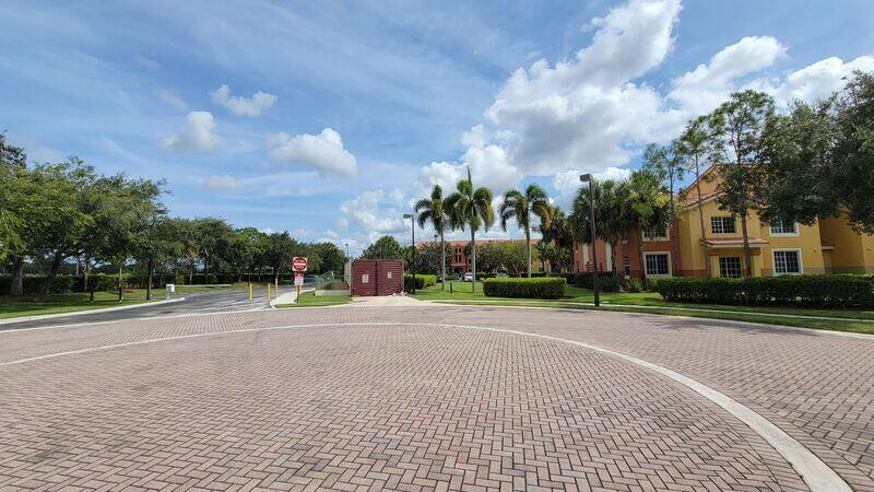 Building Photo - 6597 Old Farm Trl