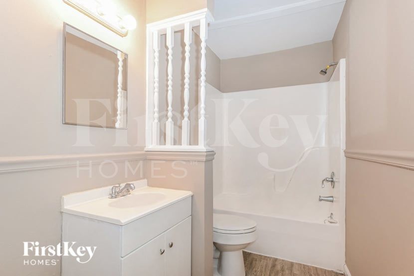 Building Photo - 979 Dawnview Dr