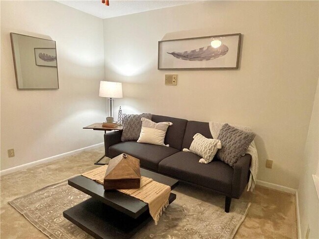 Building Photo - 4457 Frontier Way NE