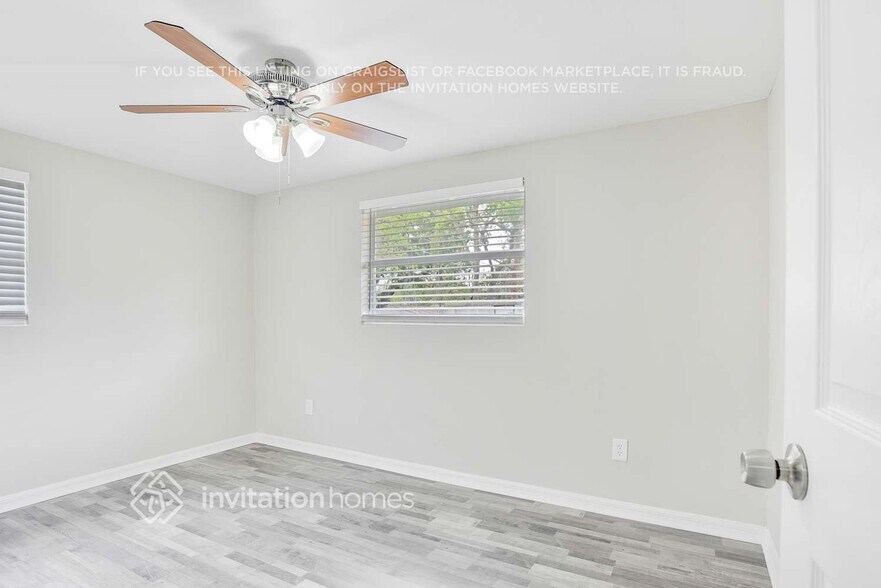 Building Photo - 201 Spring Lake Cir