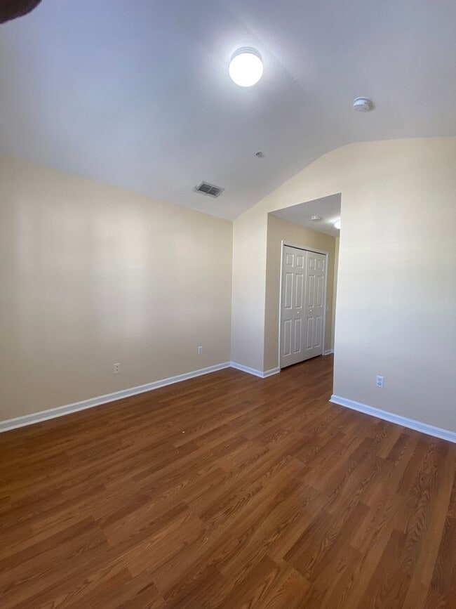 Building Photo - LAKEVIEW TOWNHOME FOR RENT - STONEBRIDGE C...