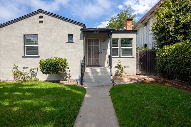 Primary Photo - *OPEN HOUSE: 8/30 10-11AM* Cottage in Paci...