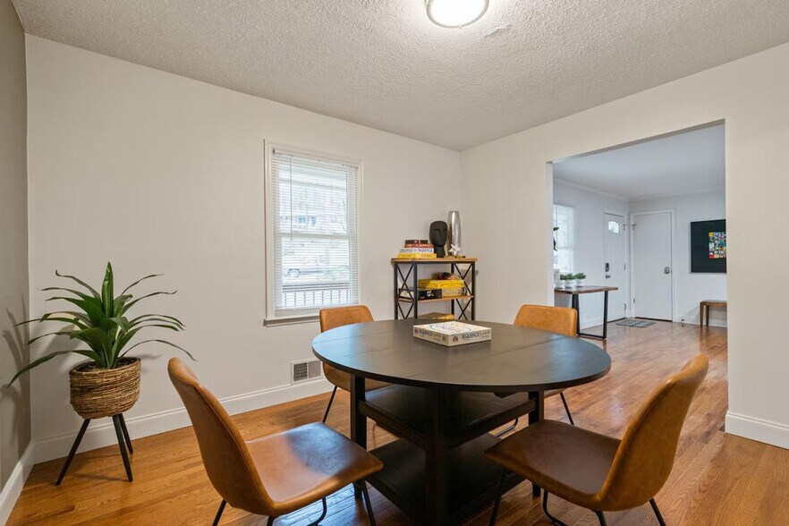 Building Photo - 603 Christie Ct