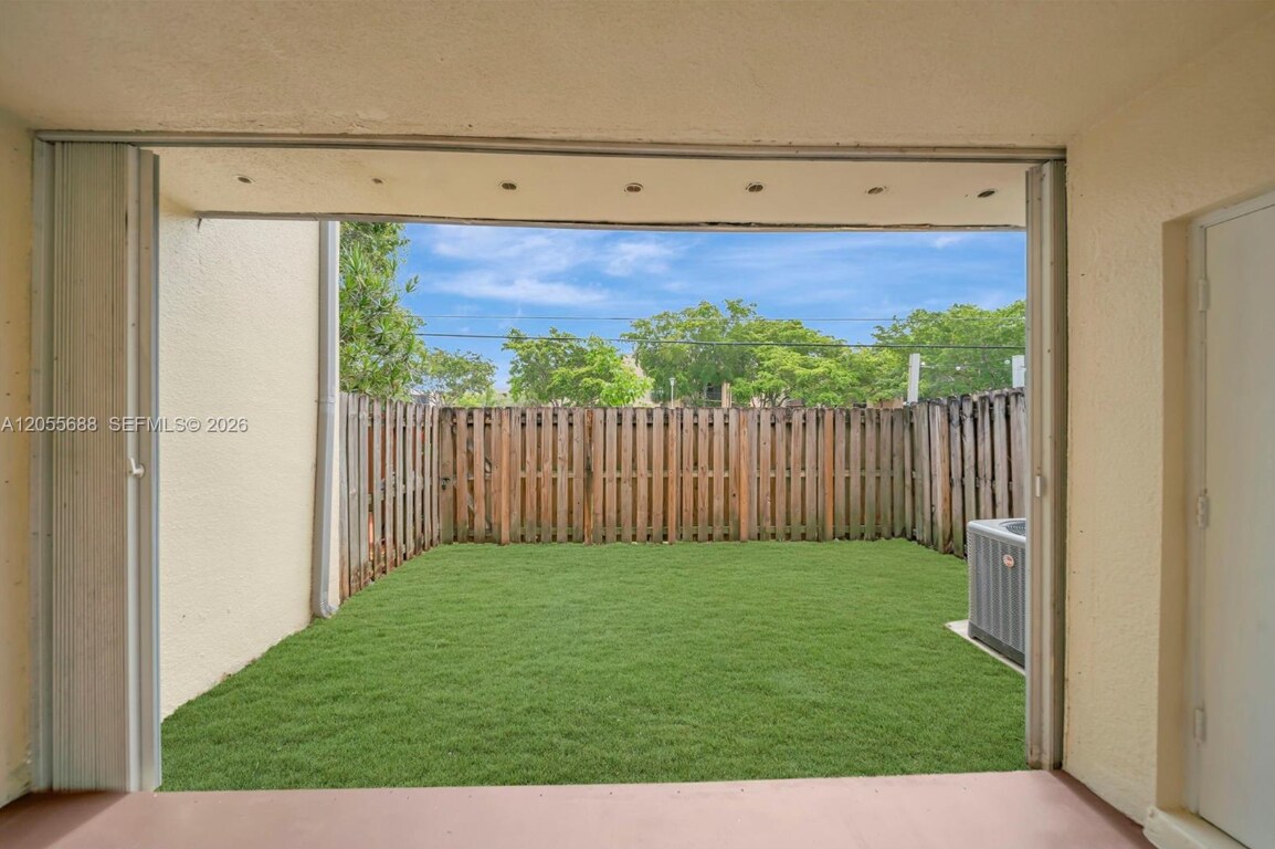 Building Photo - 8769 SW 137th Ave