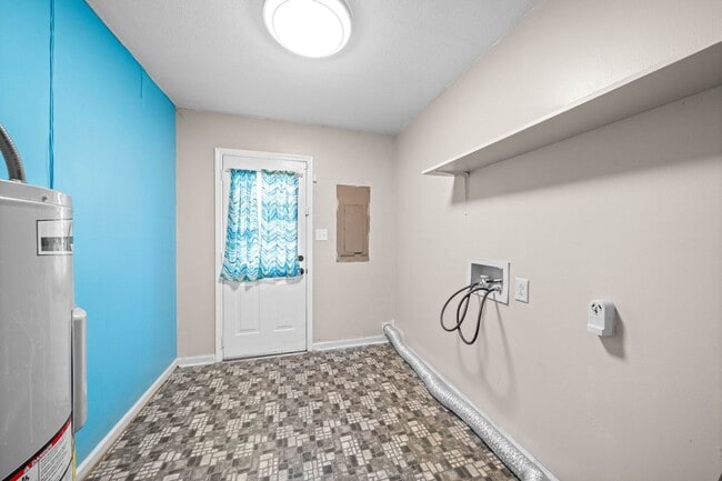 Building Photo - 111 E St