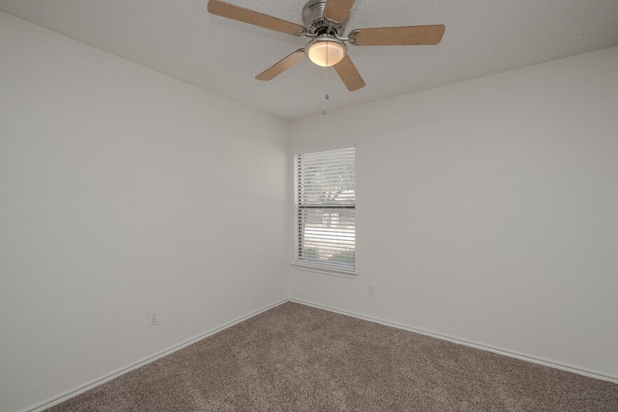 Building Photo - 6410 Nottoway Ct