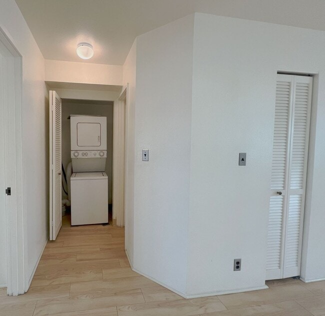 Building Photo - 1512 Halekula Way
