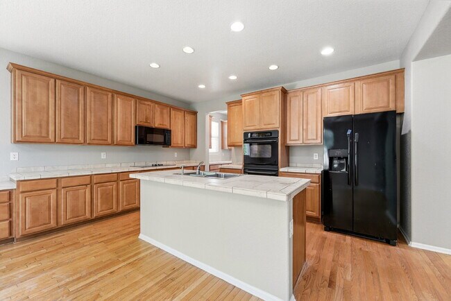 Building Photo - $3,340.95 with $300 off the first month's rent, 4 Beds - 4 Bath, Single Family Home in Trail Park...