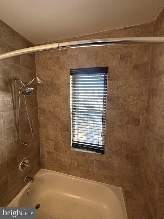 Building Photo - 2712 6th St NE