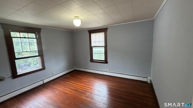 Building Photo - 182 Beechwood Ave