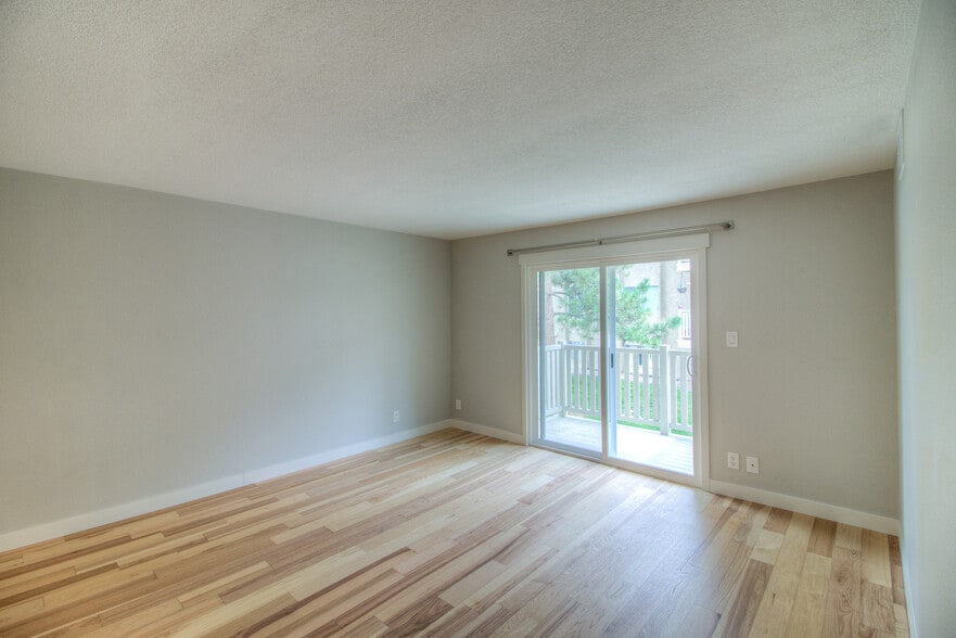 Building Photo - 7665 E Quincy Ave