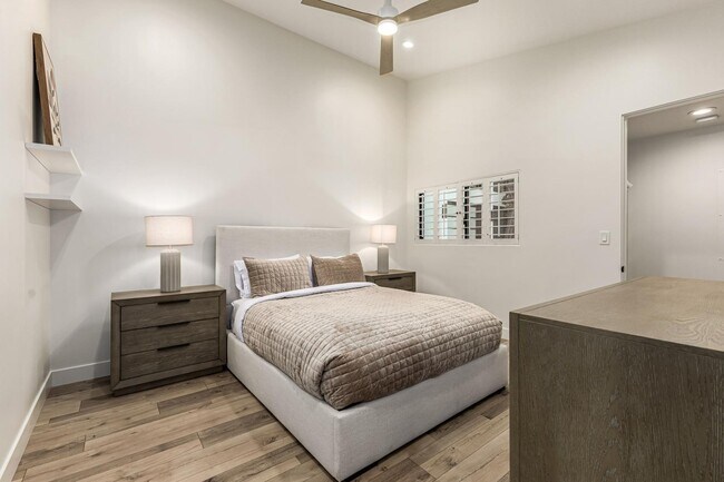 Building Photo - 9917 N 52nd St