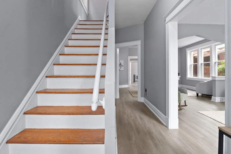 Building Photo - 3526 S Spring Ave