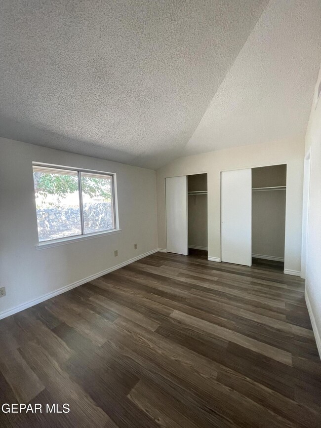 Building Photo - 847 Montera Rd