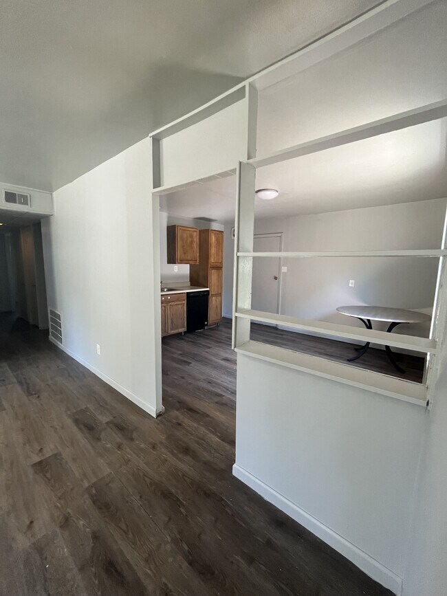 Building Photo - 526 St Leo Dr