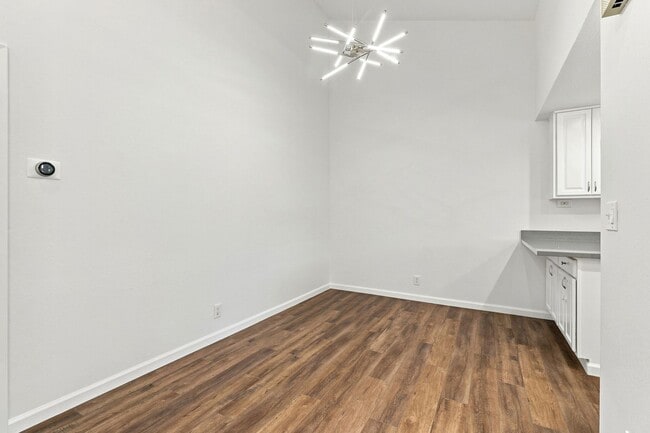 Building Photo - 10893 Northfield Square