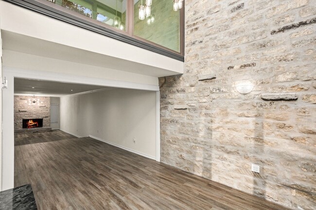 Building Photo - ALAMO HEIGHTS  |  TOWNHOME  |  REMODELED  ...
