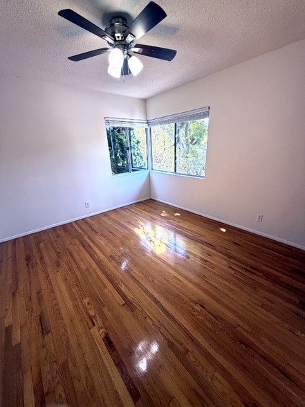 Building Photo - 807 3rd St