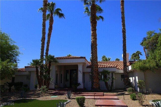 Building Photo - 2231 S Tioga Way