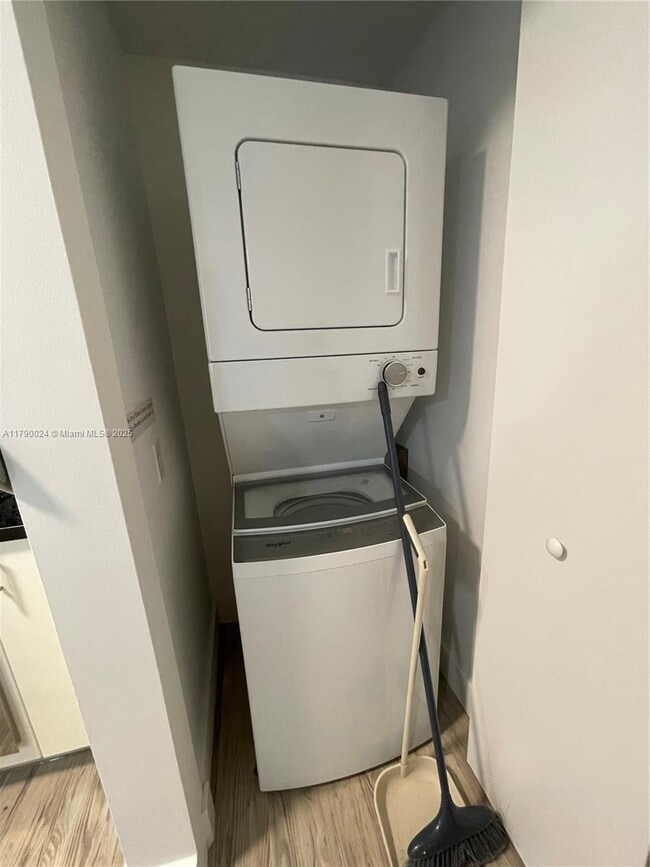 Building Photo - 92 SW 3rd St