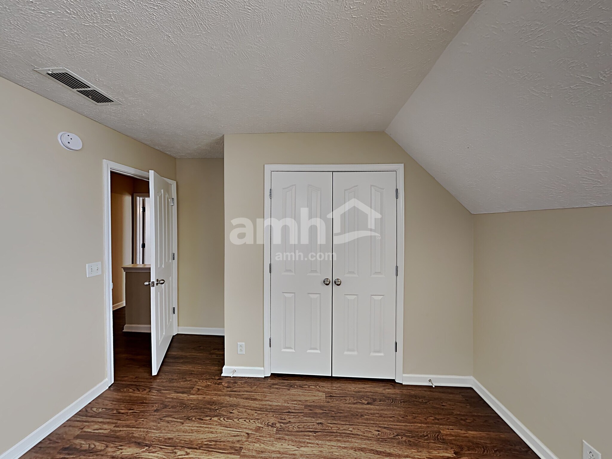 Building Photo - 3044 Donard Ct