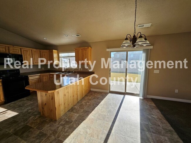 Building Photo - Short Term Lease With Option To Renew